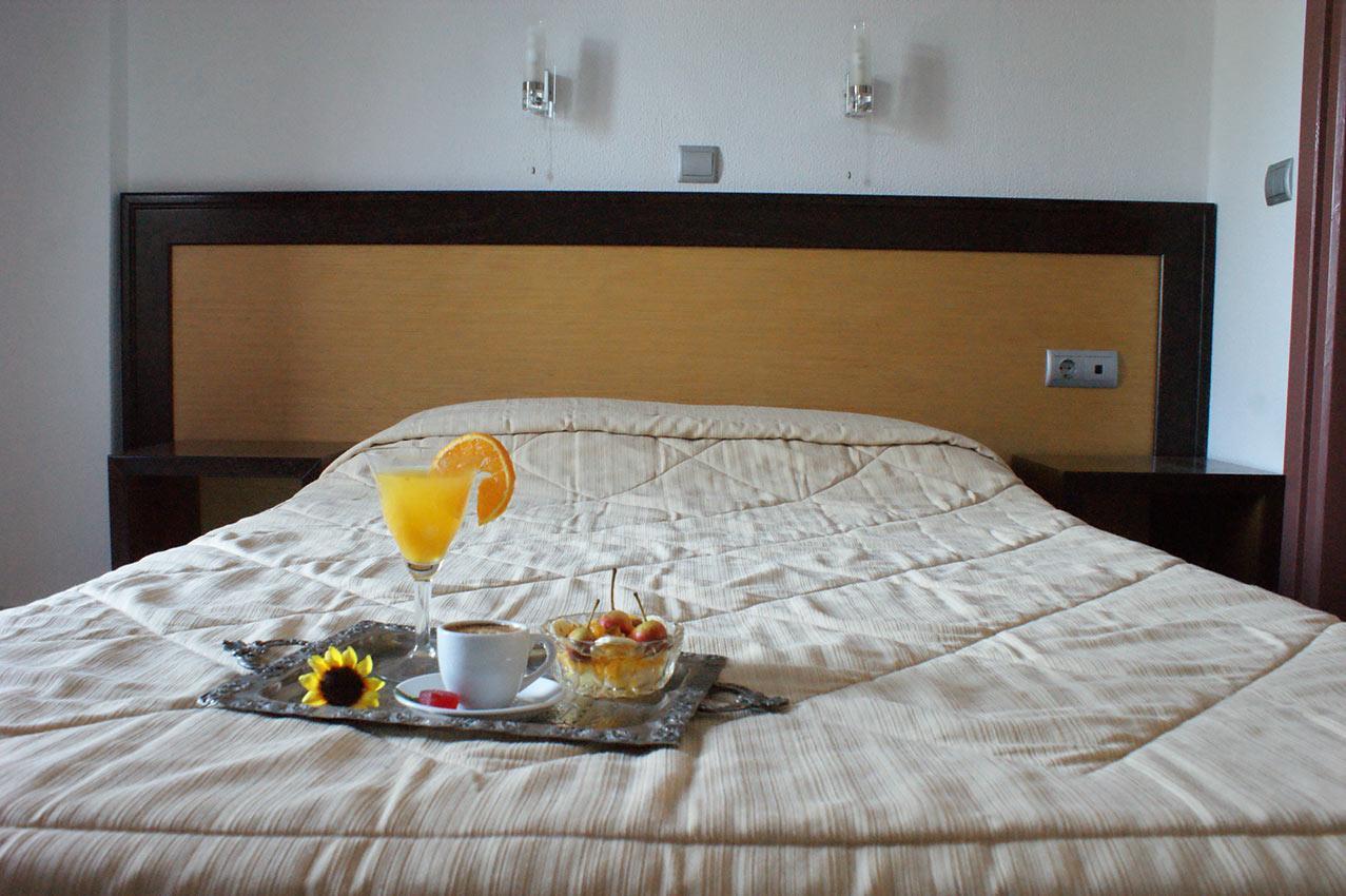 Aposperides Hotel Livadi  エクステリア 写真