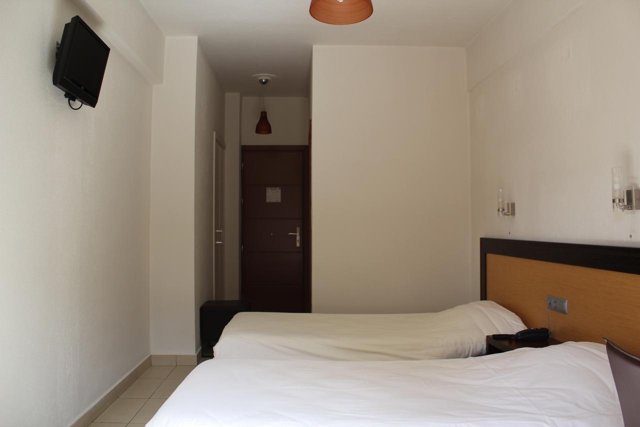 Aposperides Hotel Livadi  エクステリア 写真